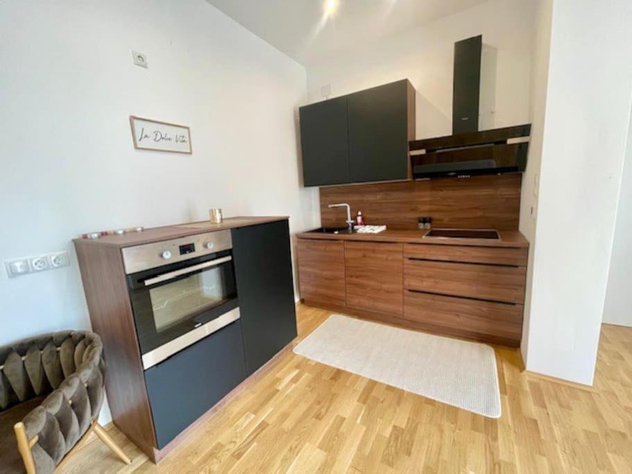 *Luxus In Der Grazer Innenstadt* Luaran gambar